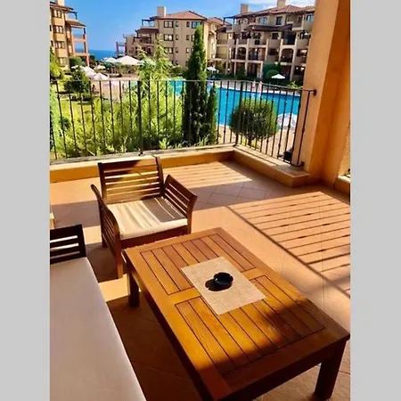 Bulgarian Apartment Sleeps 1 - 5 Διαμέρισμα