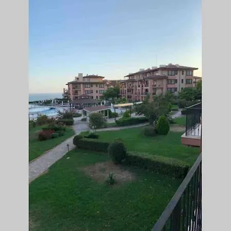 Bulgarian Apartment Sleeps 1 - 5 Βάρνα