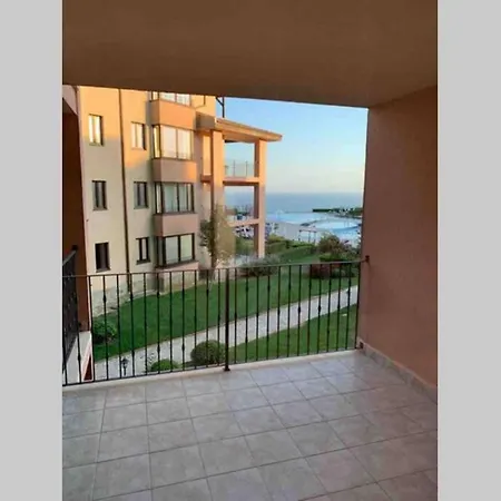 Bulgarian Apartment Sleeps 1 - 5 Διαμέρισμα